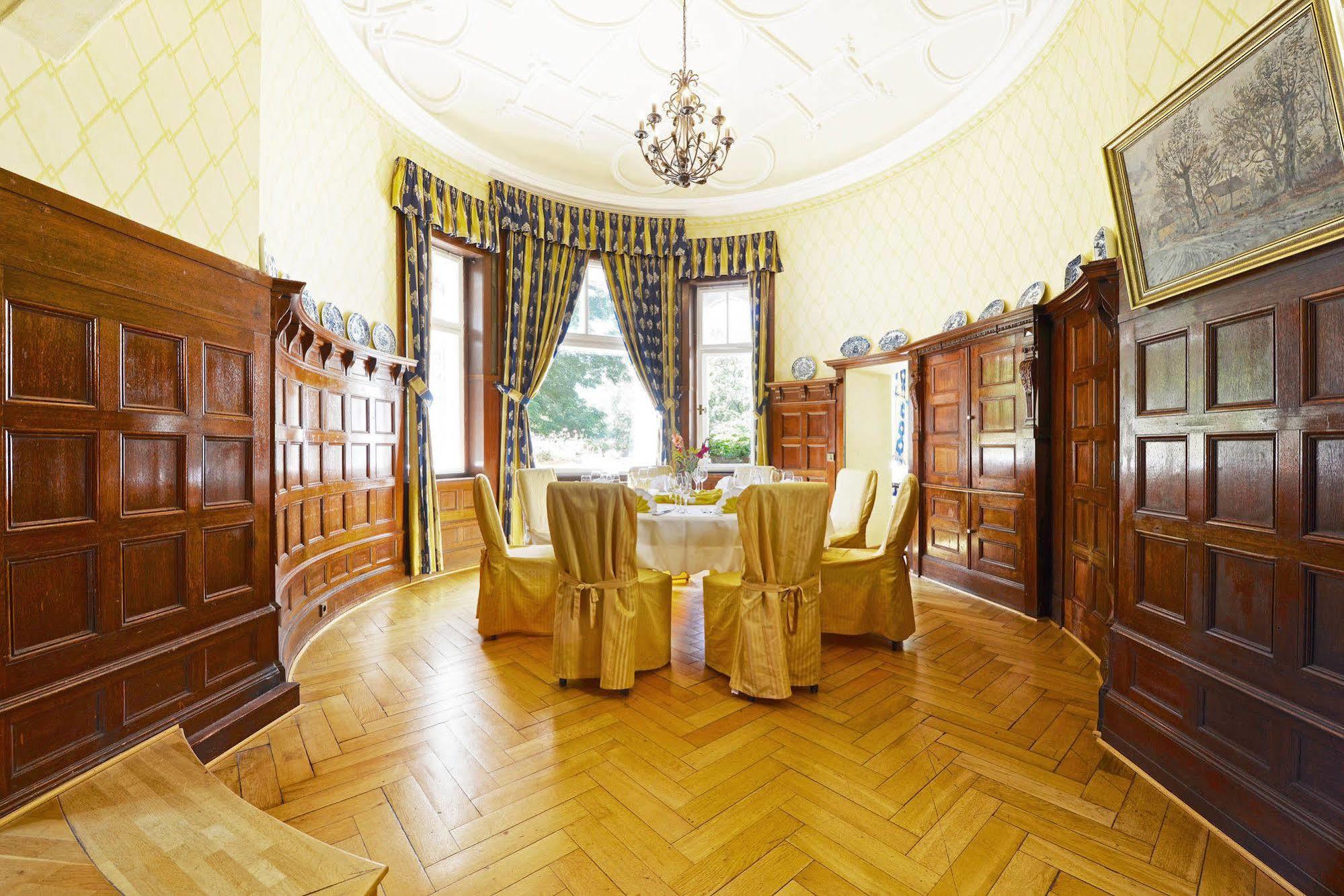 Schlosshotel Villa Westerberge Aschersleben Exterior foto